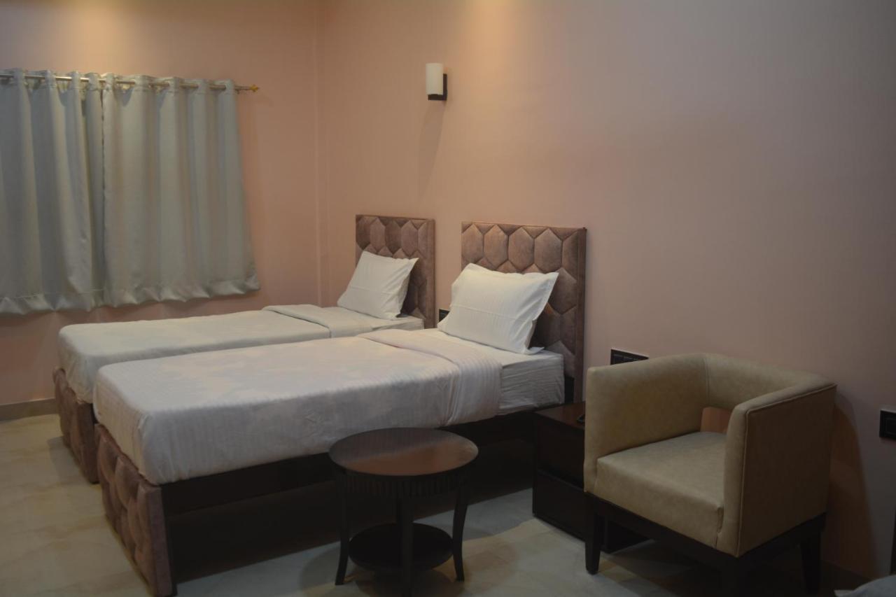 Maharaja Hotel & Banquet Darbhanga Esterno foto